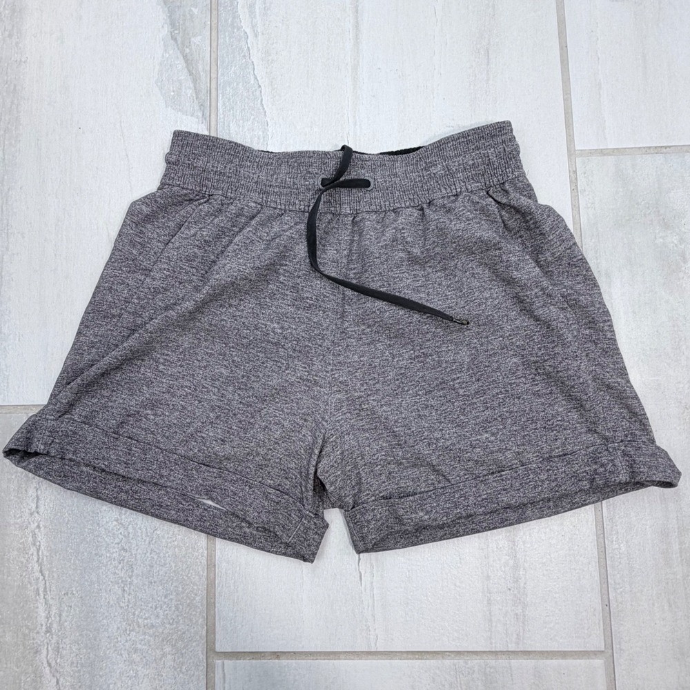 Lululemon On The Fly Heather Gray Drawstring Shorts 2.5 Inch Size 2